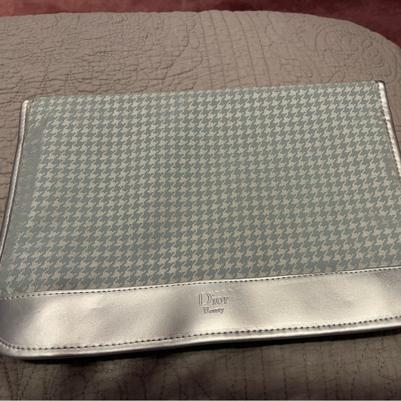 Dior Beauty hanging travel bag for toiletries. NWOT. - Picture 1 of 11